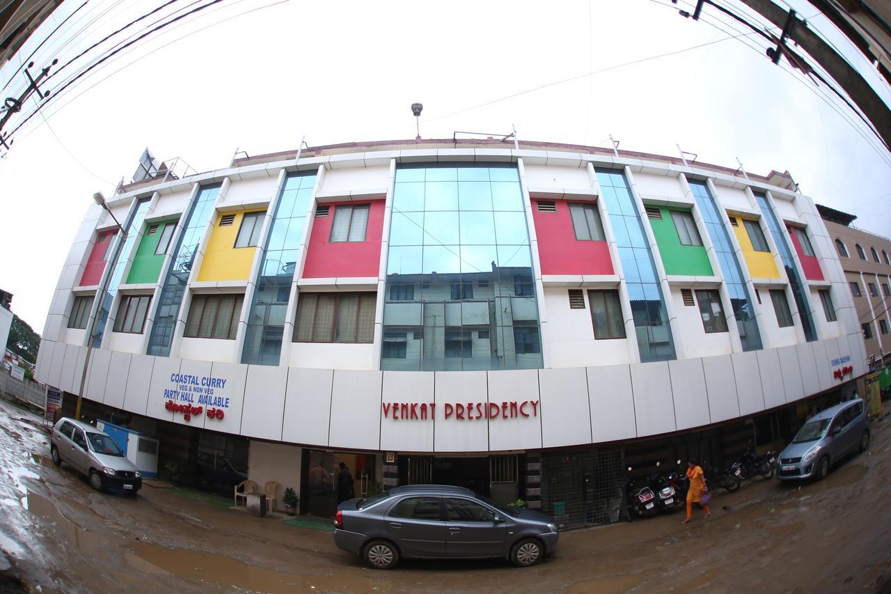 Hotel Venkat Presidency 班加罗尔 外观 照片