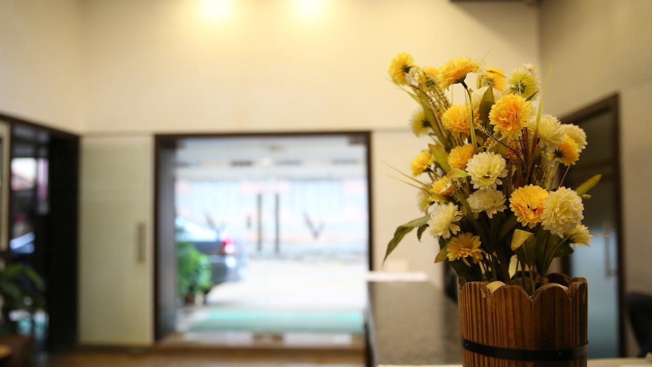 Hotel Venkat Presidency 班加罗尔 外观 照片