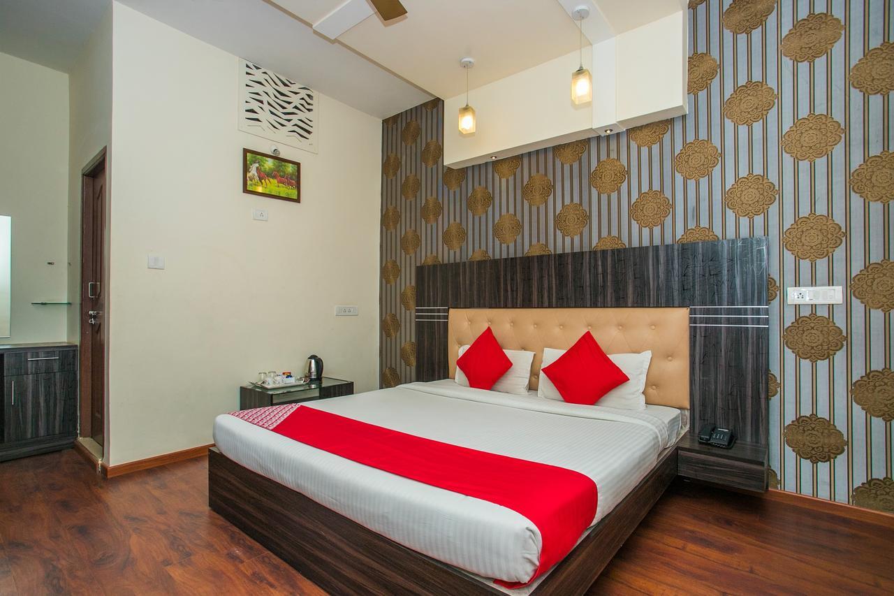 Hotel Venkat Presidency 班加罗尔 外观 照片